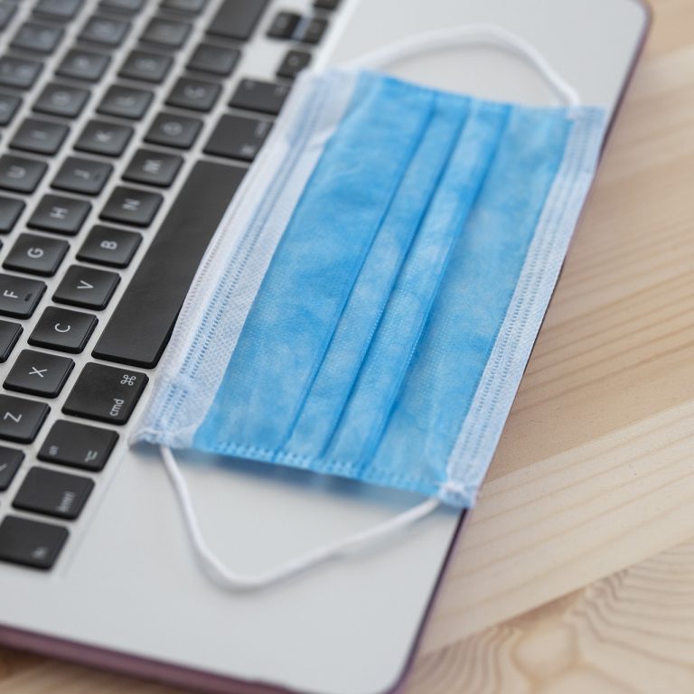 36-mask-4991841_1920_Bild von Engin Akyurt auf Pixabay